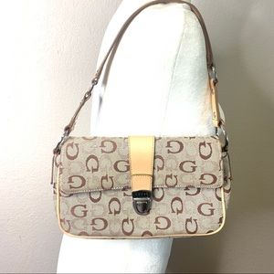 Guess baguette flap back pocket bag